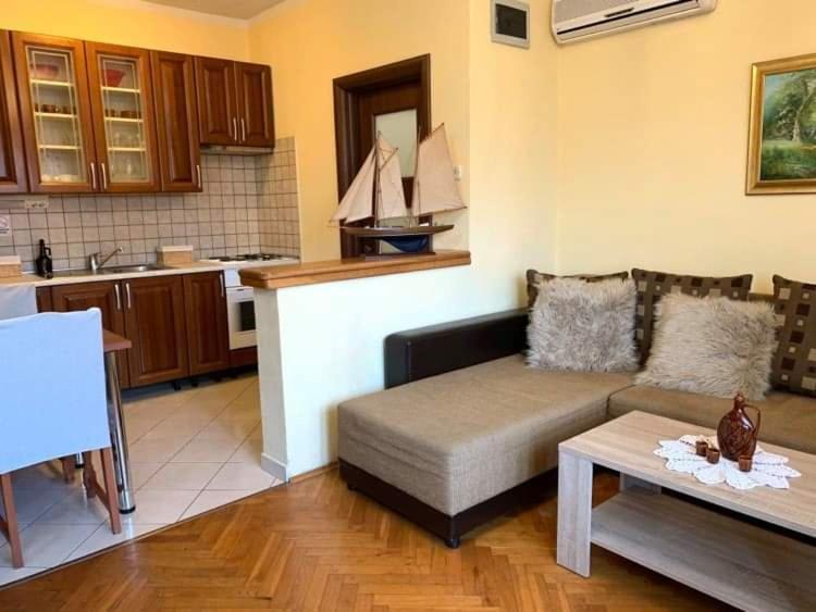 Fresh Apartments Dar Orlic Trogir Luaran gambar